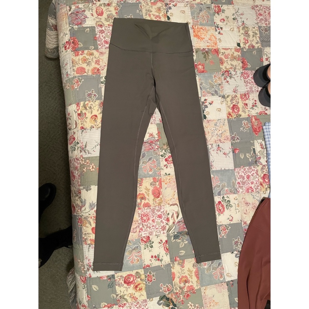 lululemon athletica Olive Green Leggings wunder under
